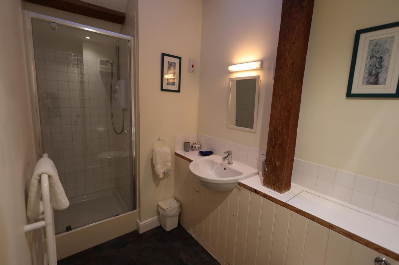 Apartment Hall *