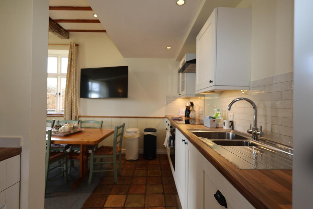 Hall Apartment